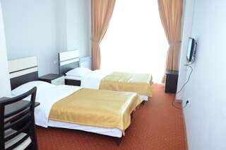 Отель Sumgait Olimpik SportComplex Сумгайыт Двухместный номер с 1 кроватью или 2 отдельными кроватями-9
